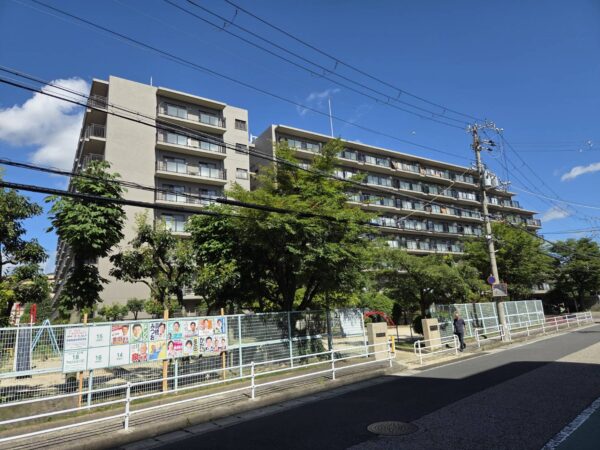 サンハイツ逆瀬川